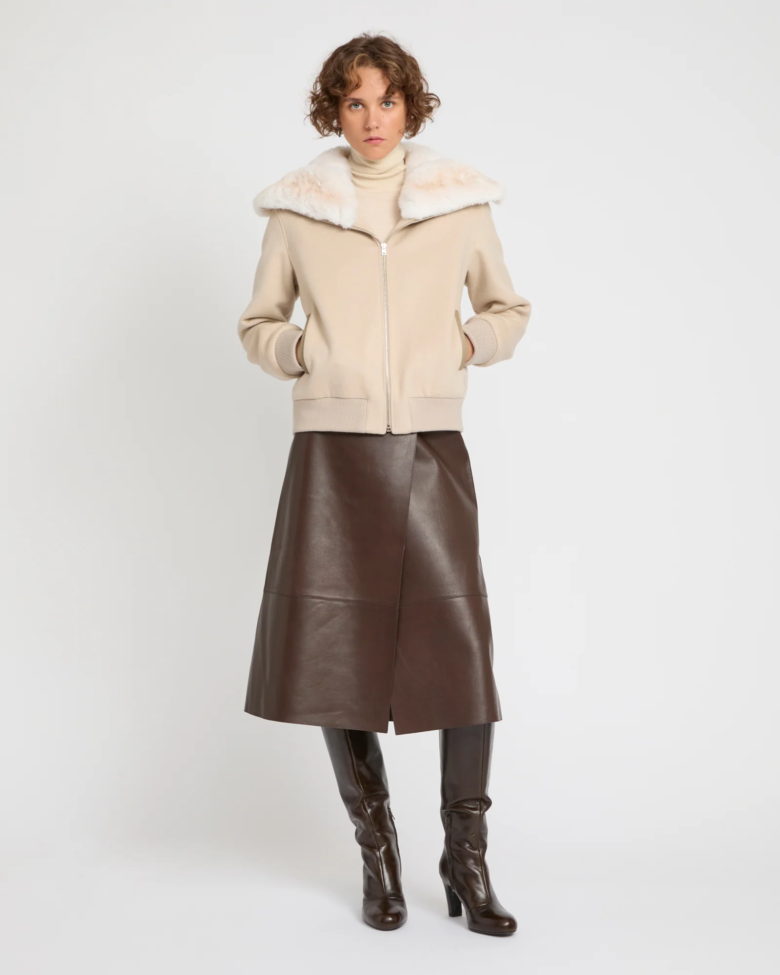 Blouson court en lainage cachemire et col amovible en fourrure de chinchilla - Image 2