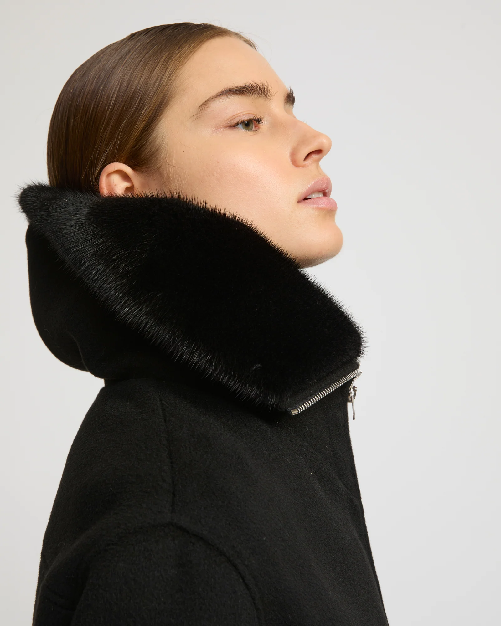 Blouson court en lainage cachemire et col amovible en fourrure de vison - Image 3
