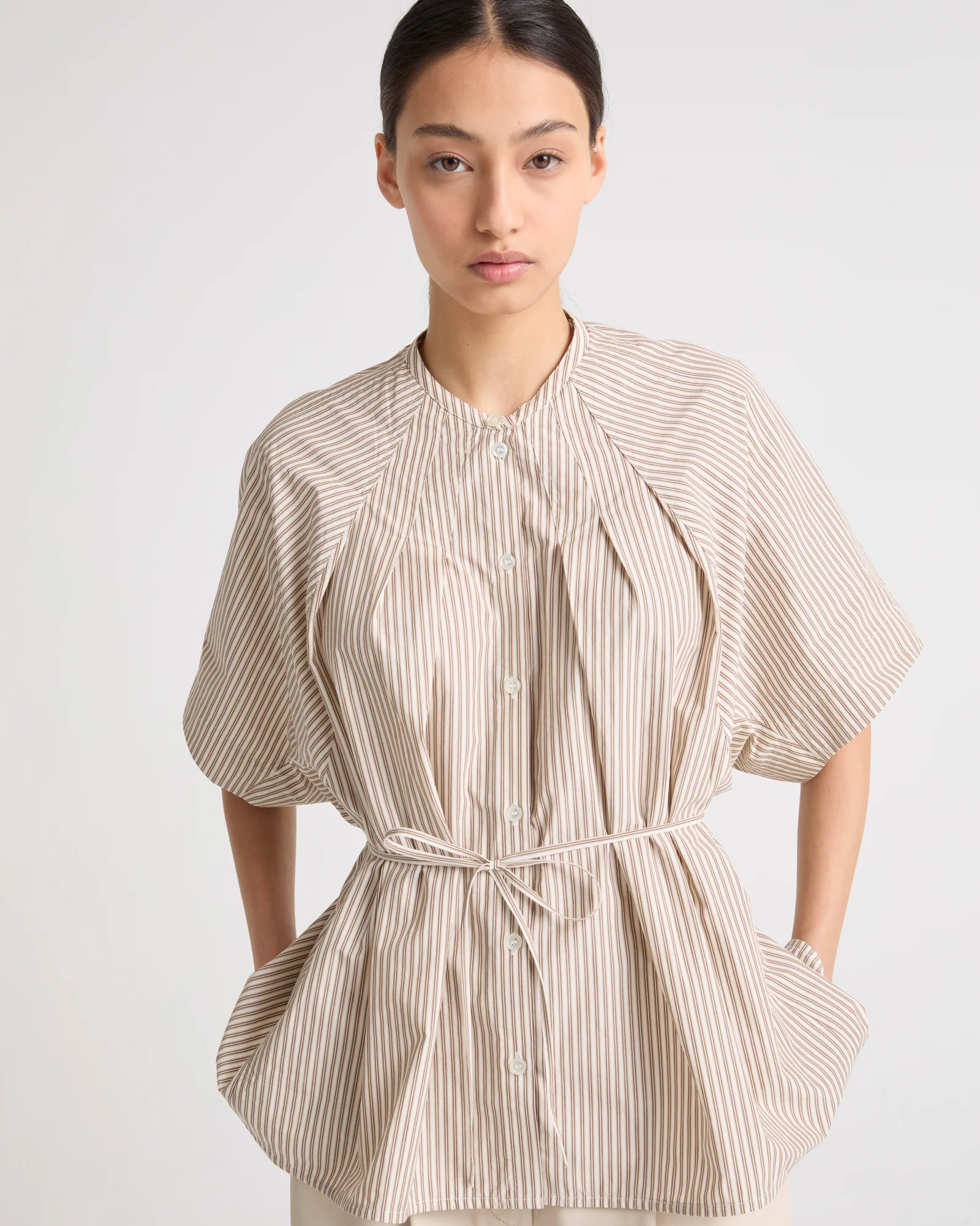 Chemise plissée en popeline de coton rayé - Image 4