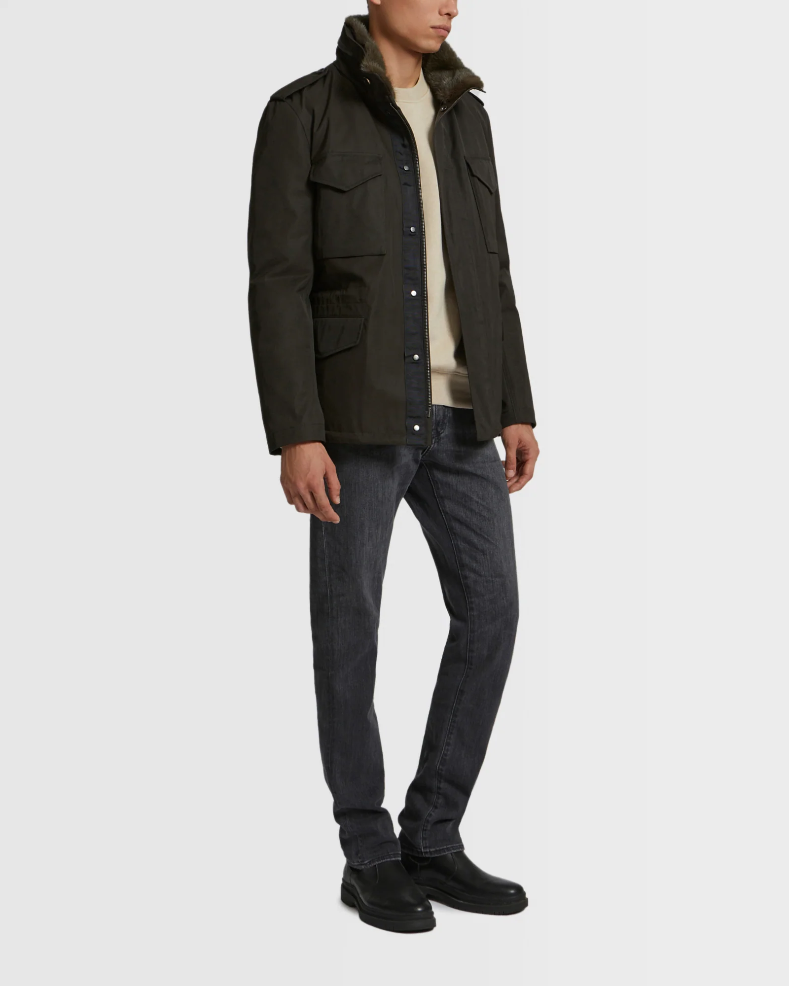 Veste style saharienne en gabardine technique imperméable avec col en fourrure de vison - Image 4
