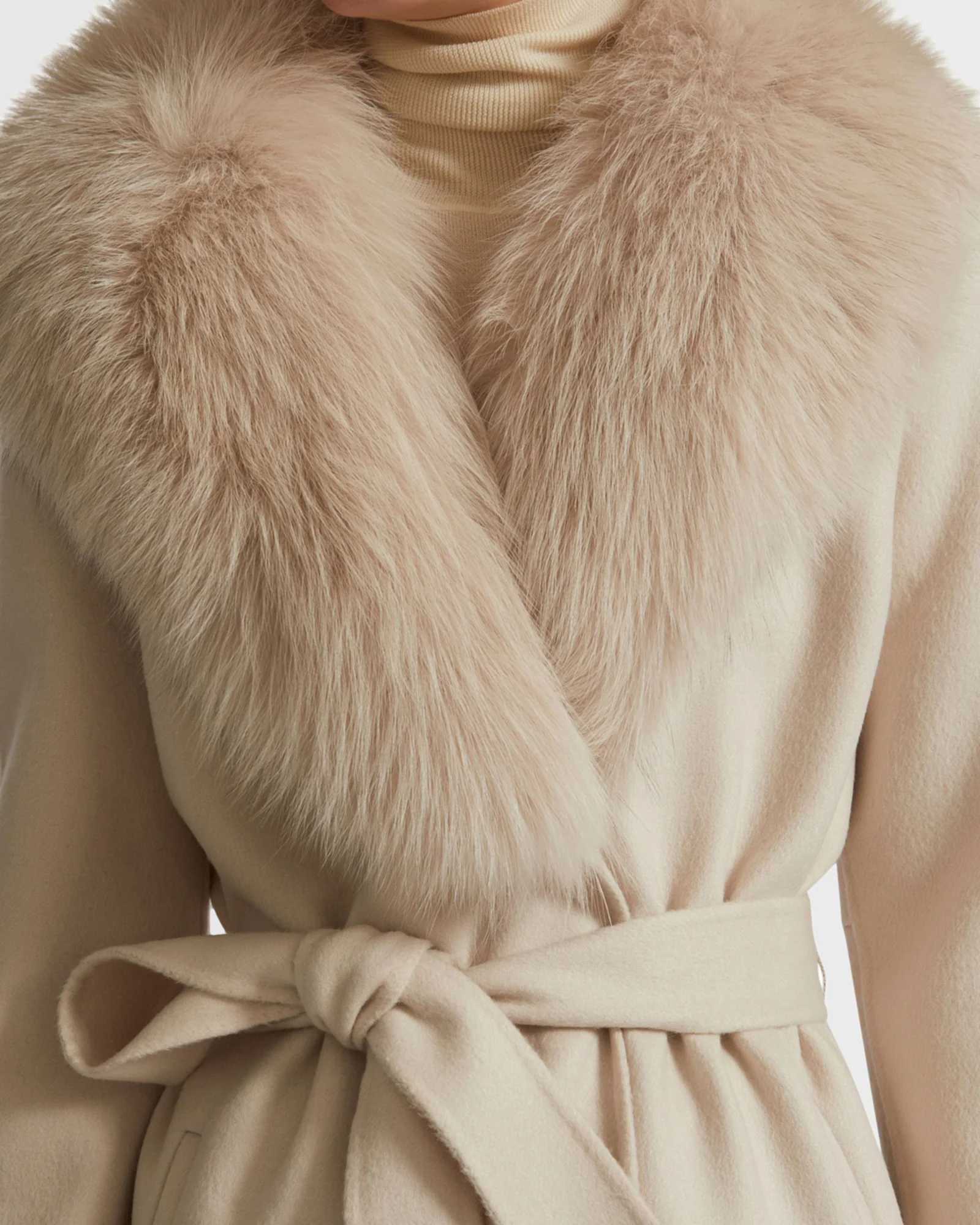 Manteau ceinturé en lainage cachemire avec col en fourrure de renard - Image 2
