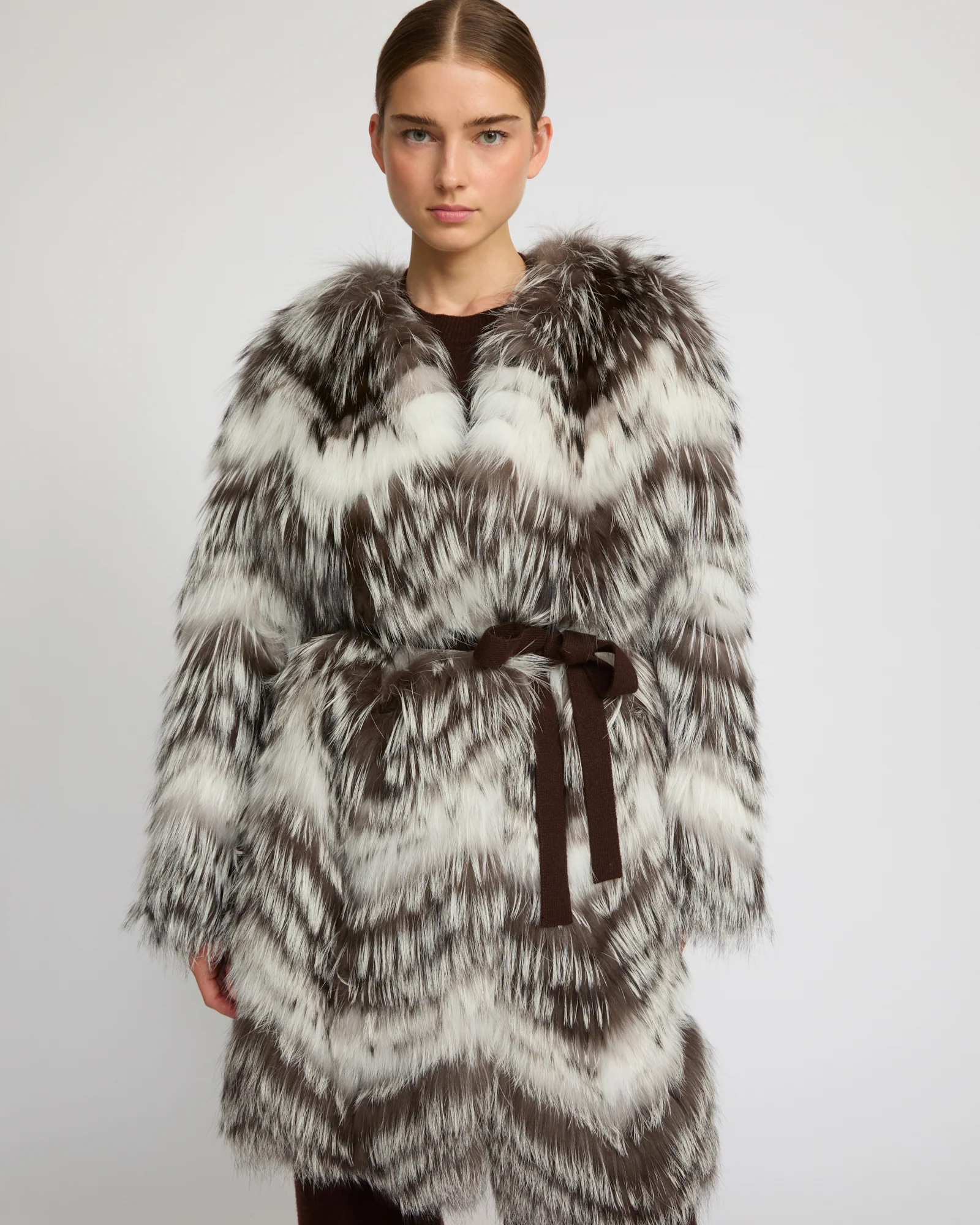 Manteau ceinturé en maille mérinos et fourrure de renard - Image 4