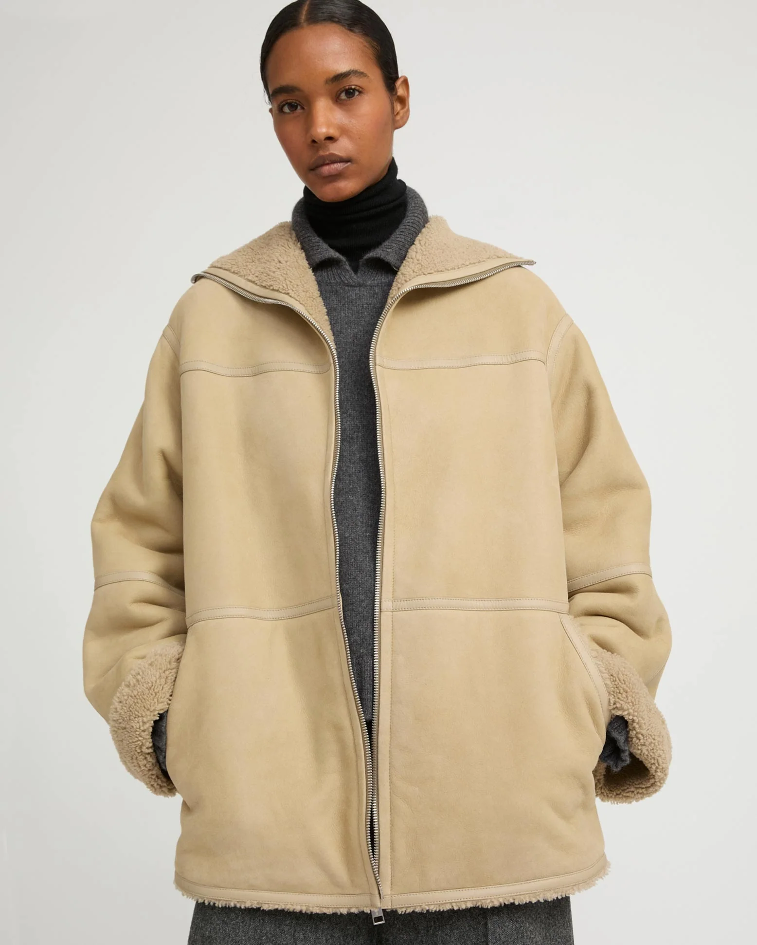 Manteau court en agneau Mérinos suède
