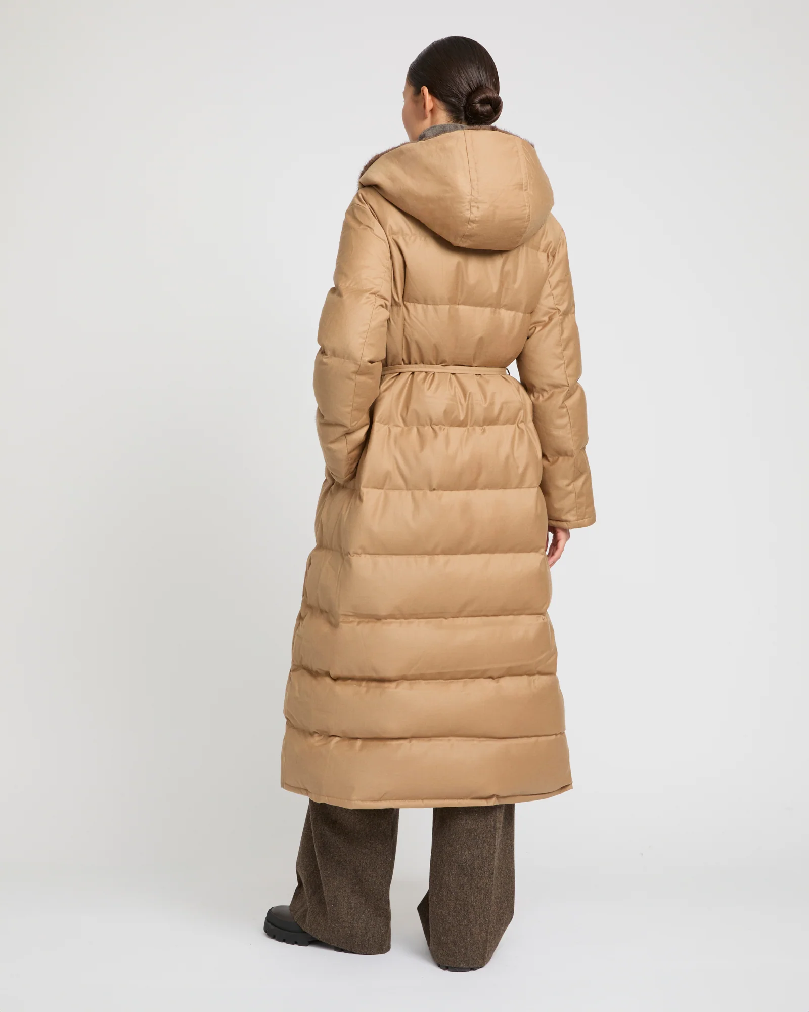 Manteau doudoune long ceinturé en tissu flanelle Loro Piana et fourrure de vison - Image 5
