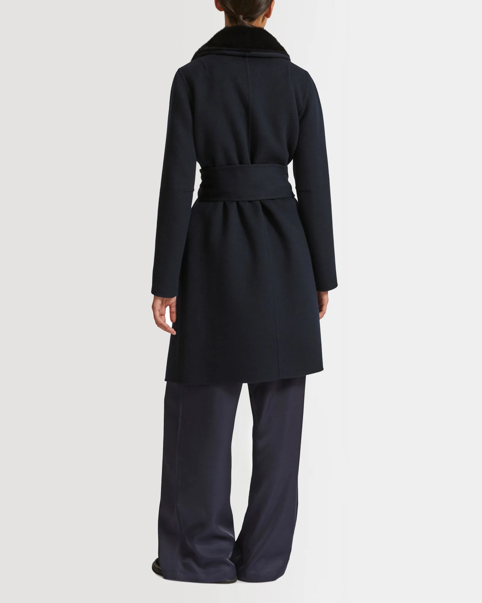 Manteau en lainage cachemire avec col et fourrure de vison - Image 4