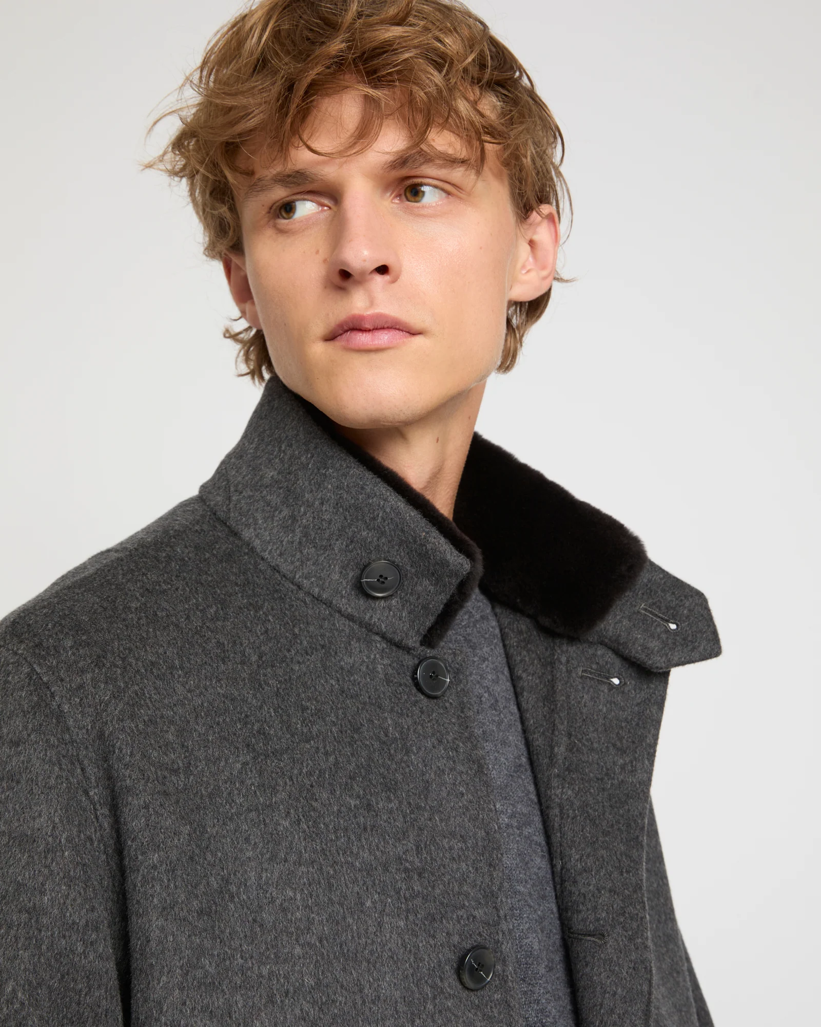 Manteau en tissu double face laine et fourrure de vison - Image 3