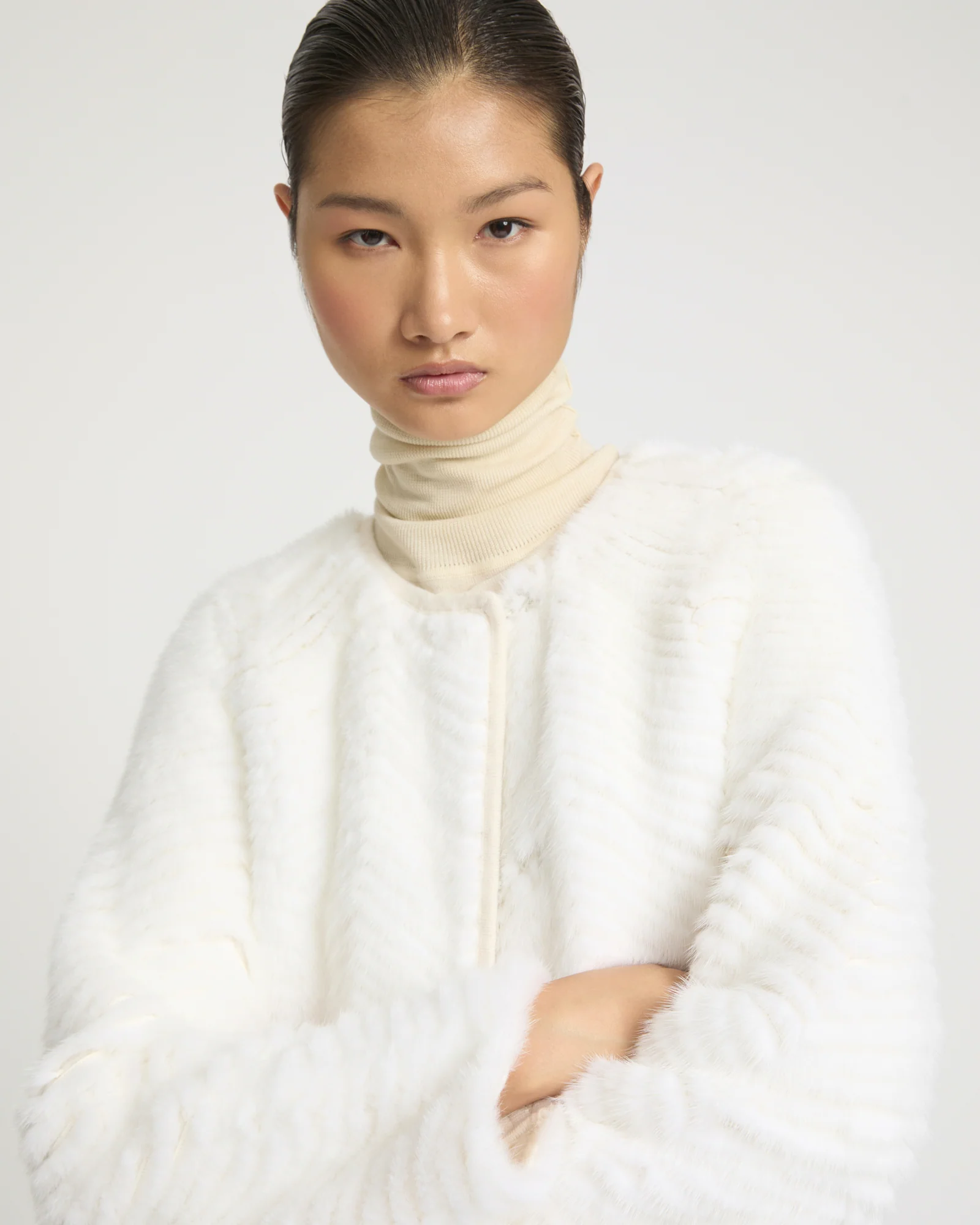 Manteau long en maille Mérinos et fourrure de vison - Image 2