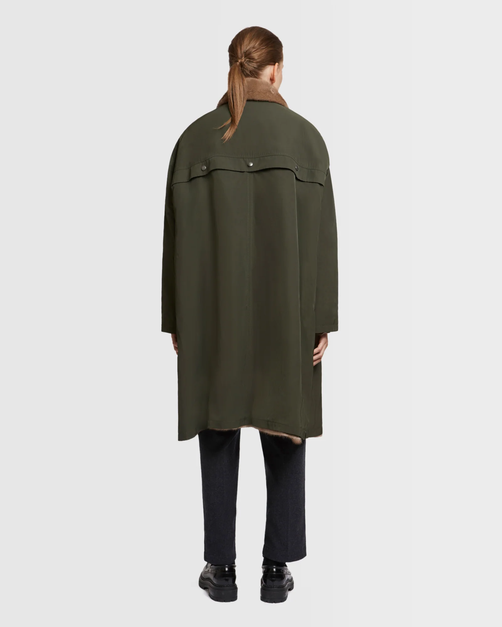 Parka à col en tissu technique réversible en fourrure de vison - Image 4