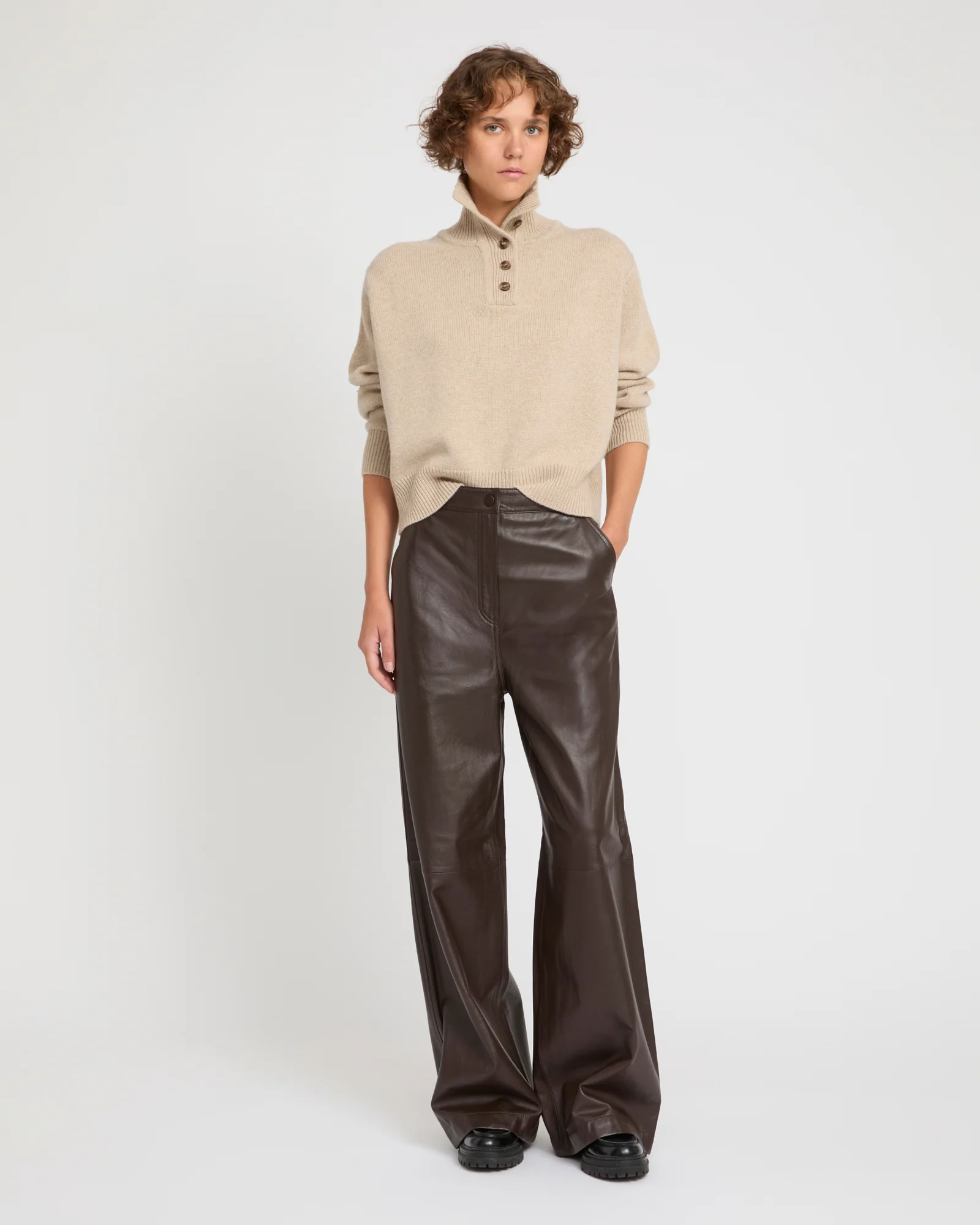 Pantalon droit en cuir d'agneau