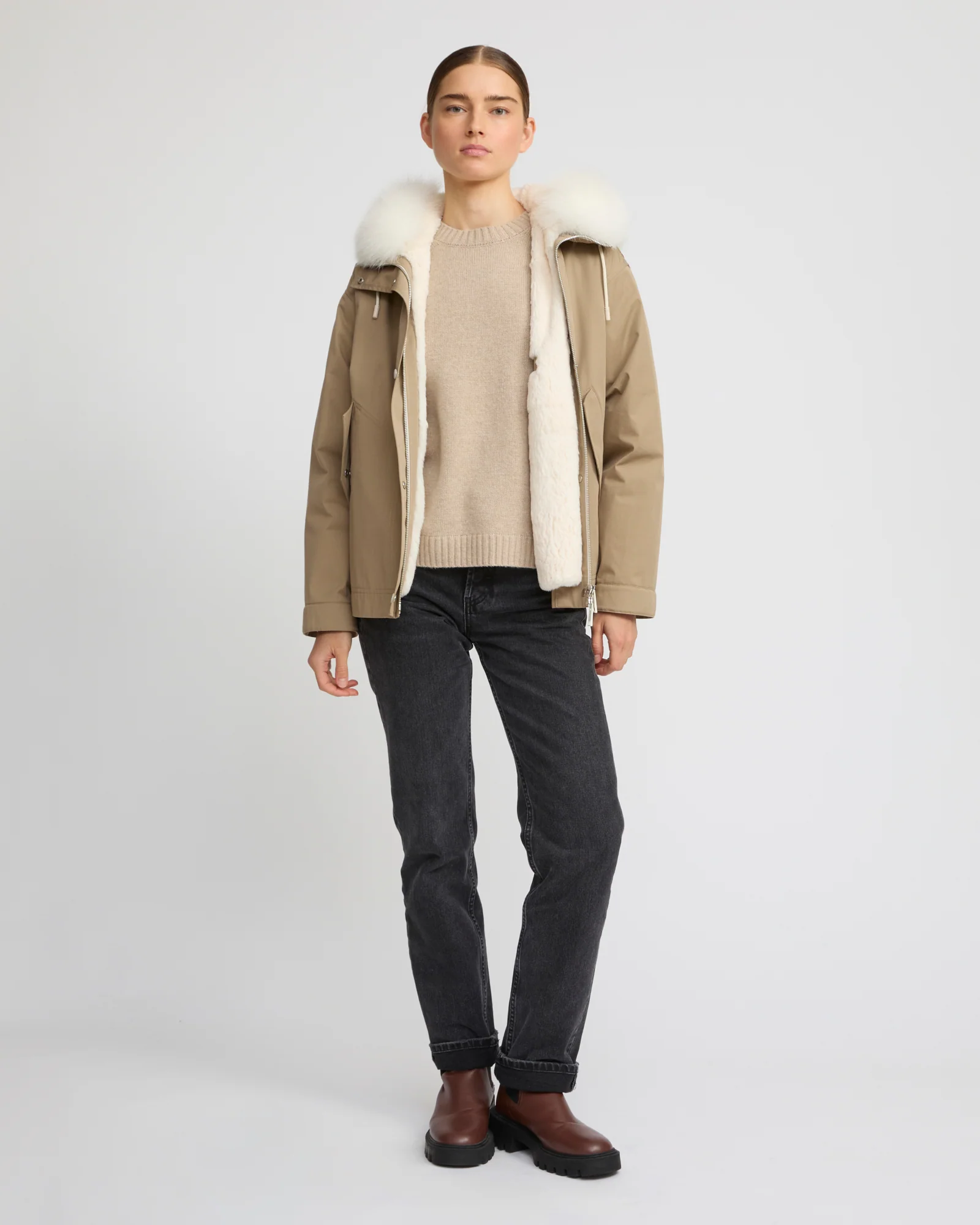 Parka courte en coton imperméable avec fourrure de renard et lapin