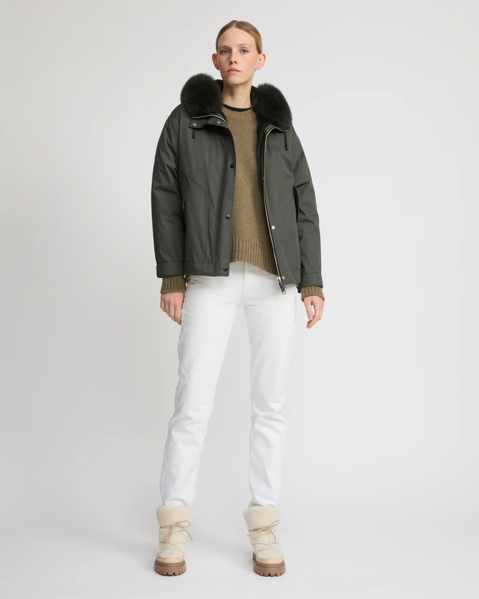 Parka courte en coton imperméable avec fourrure de renard et lapin