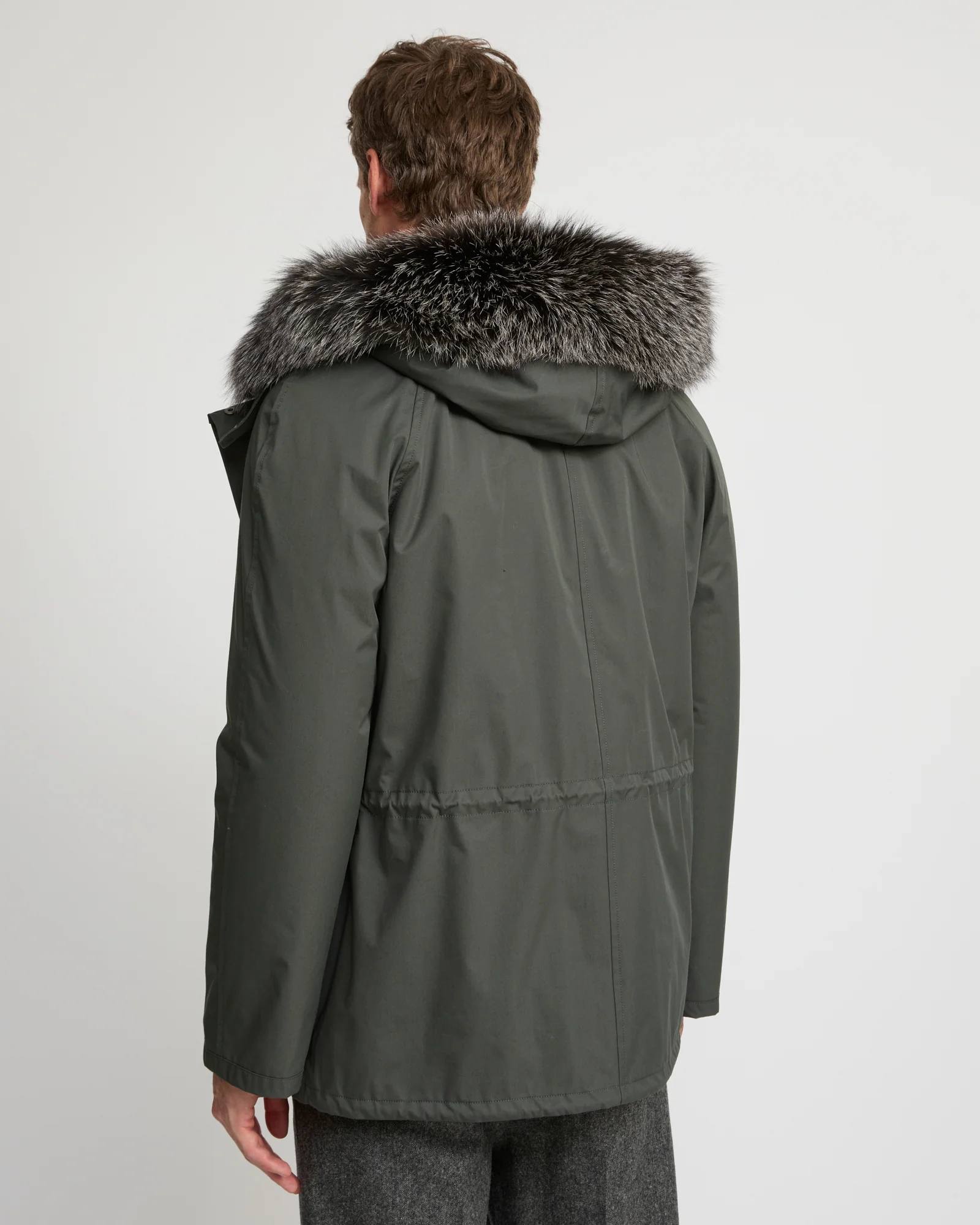 Parka iconique courte en coton mélangé imperméable avec fourrure de renard et lapin - Image 4