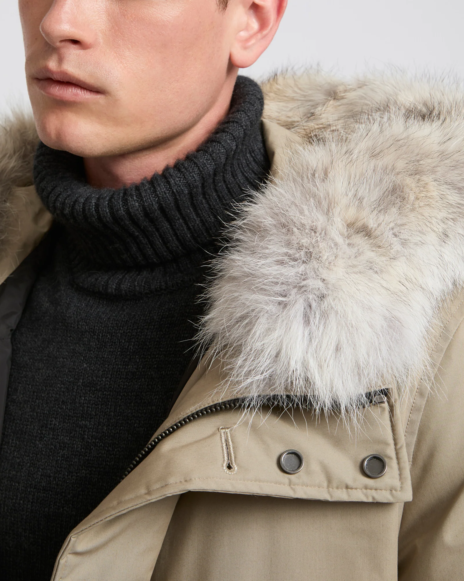 Parka iconique en coton mélangé imperméable et fourrure de coyote - Image 3