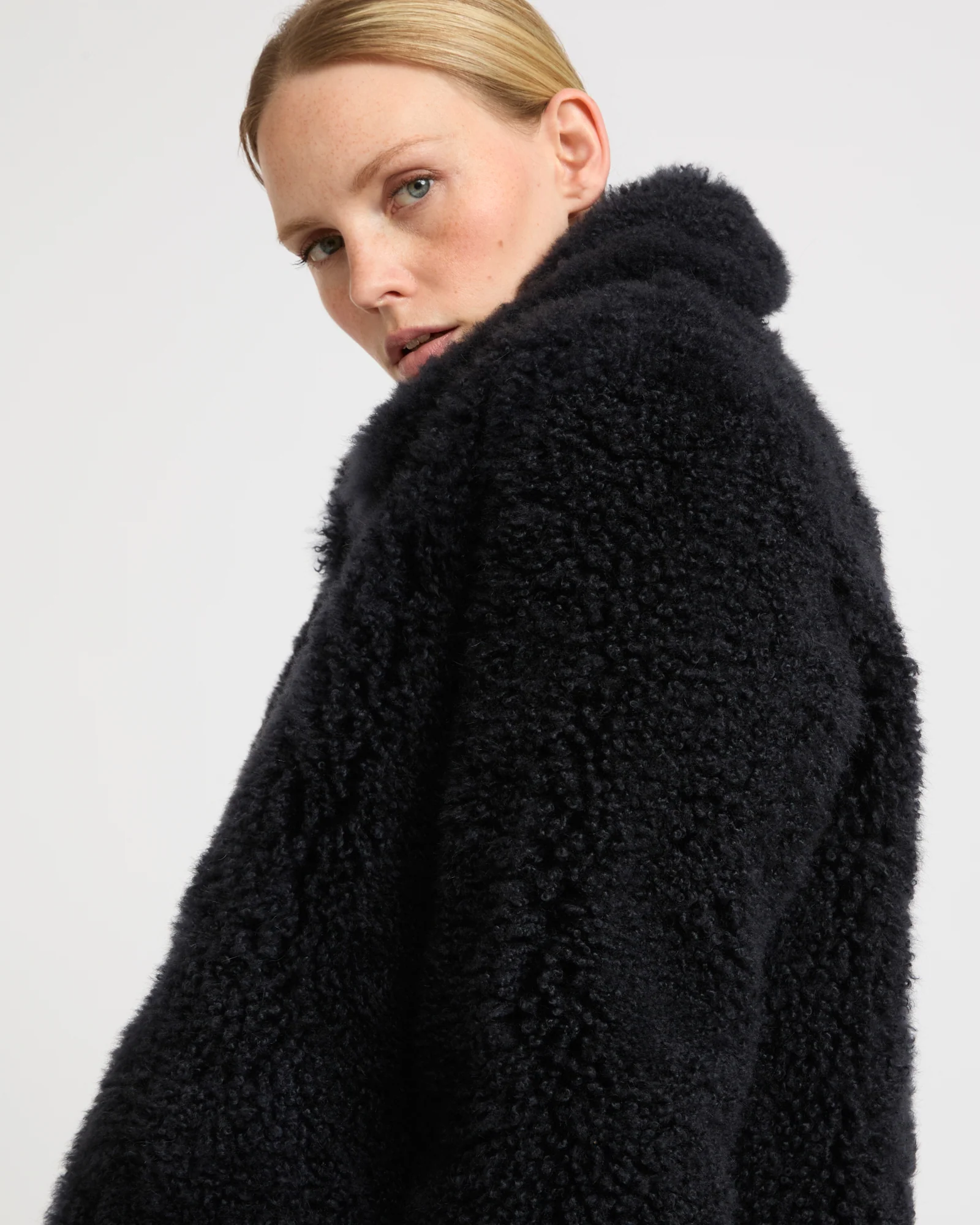 Blouson en lainage cachemire et peau lainée d'agneau long poil - Image 3