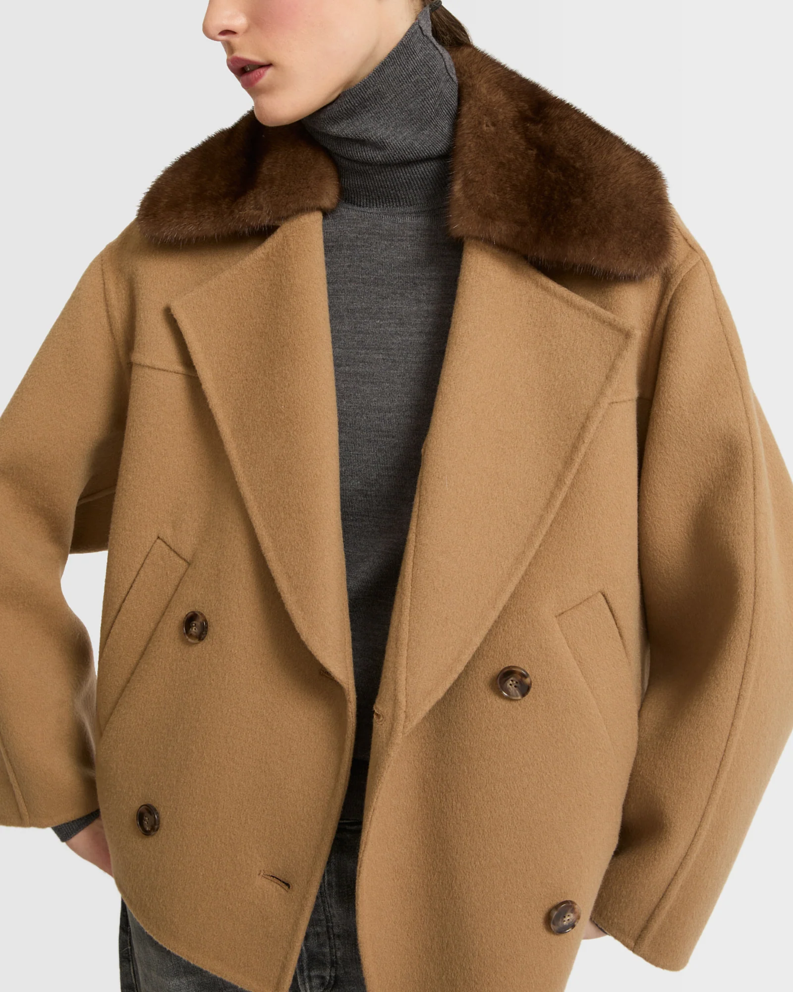 Veste caban en lainage cachemire et col amovible en fourrure de vison