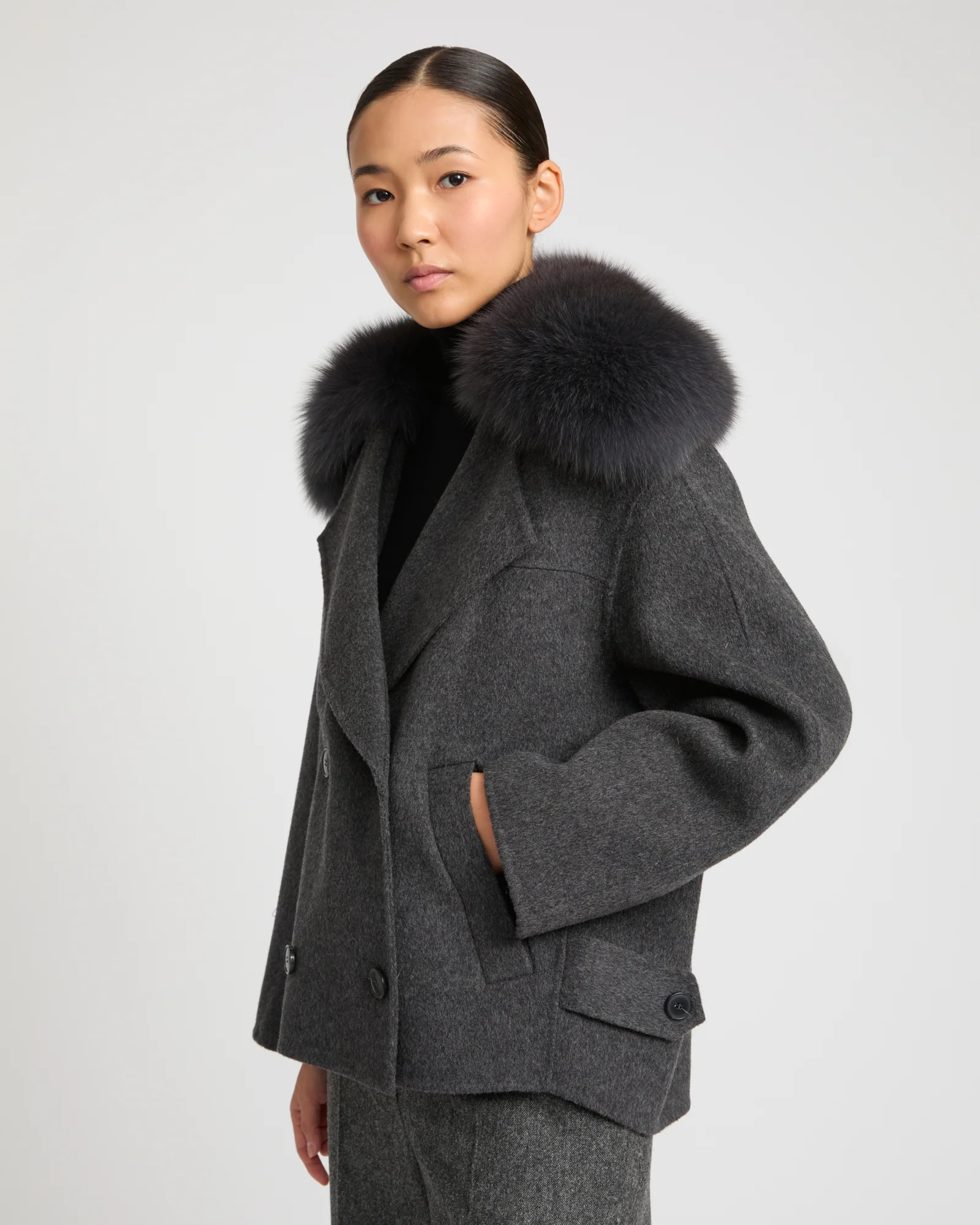Veste caban en lainage cachemire et col amovible en fourrure de renard