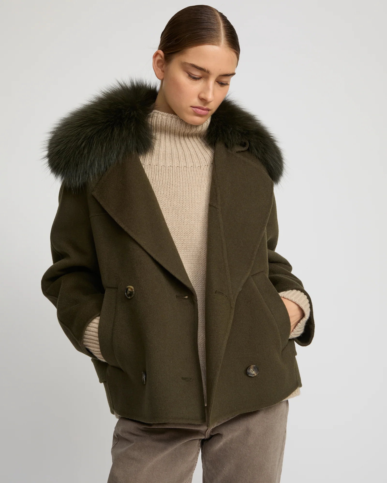 Veste caban en lainage cachemire et col amovible en fourrure de renard - Image 3
