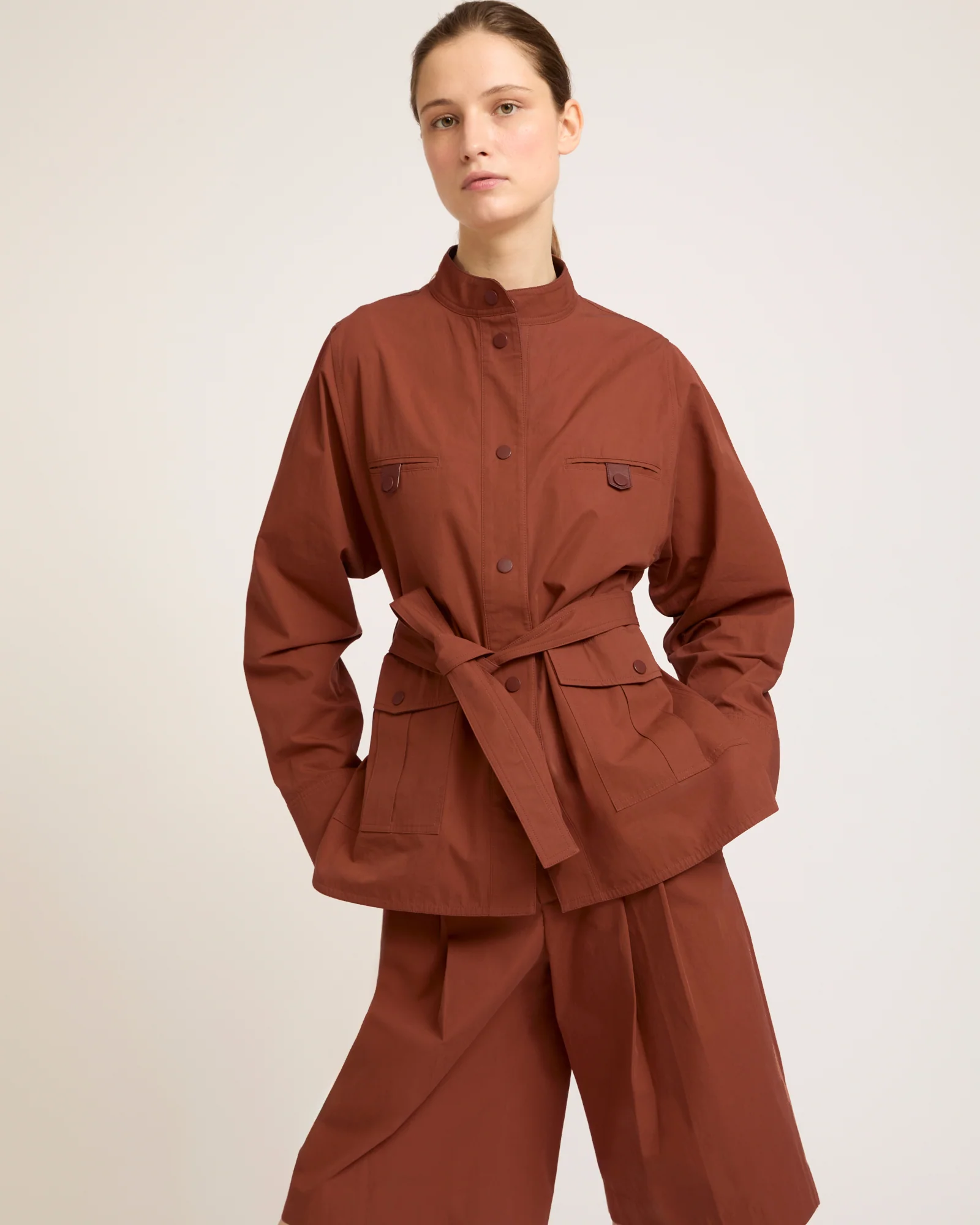 Veste saharienne ceinturée en tissu coton