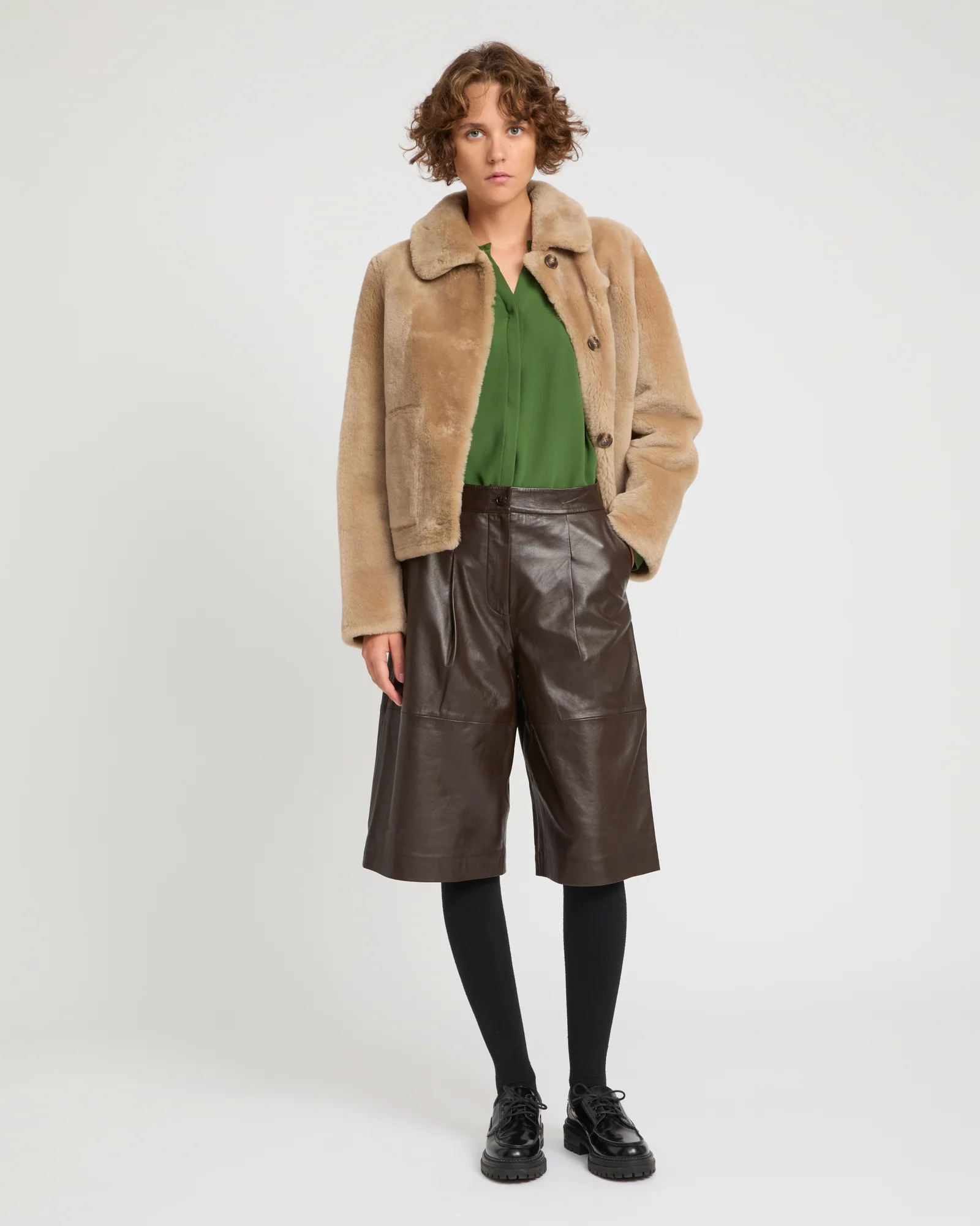 Veste courte en agneau mérinos - Image 2