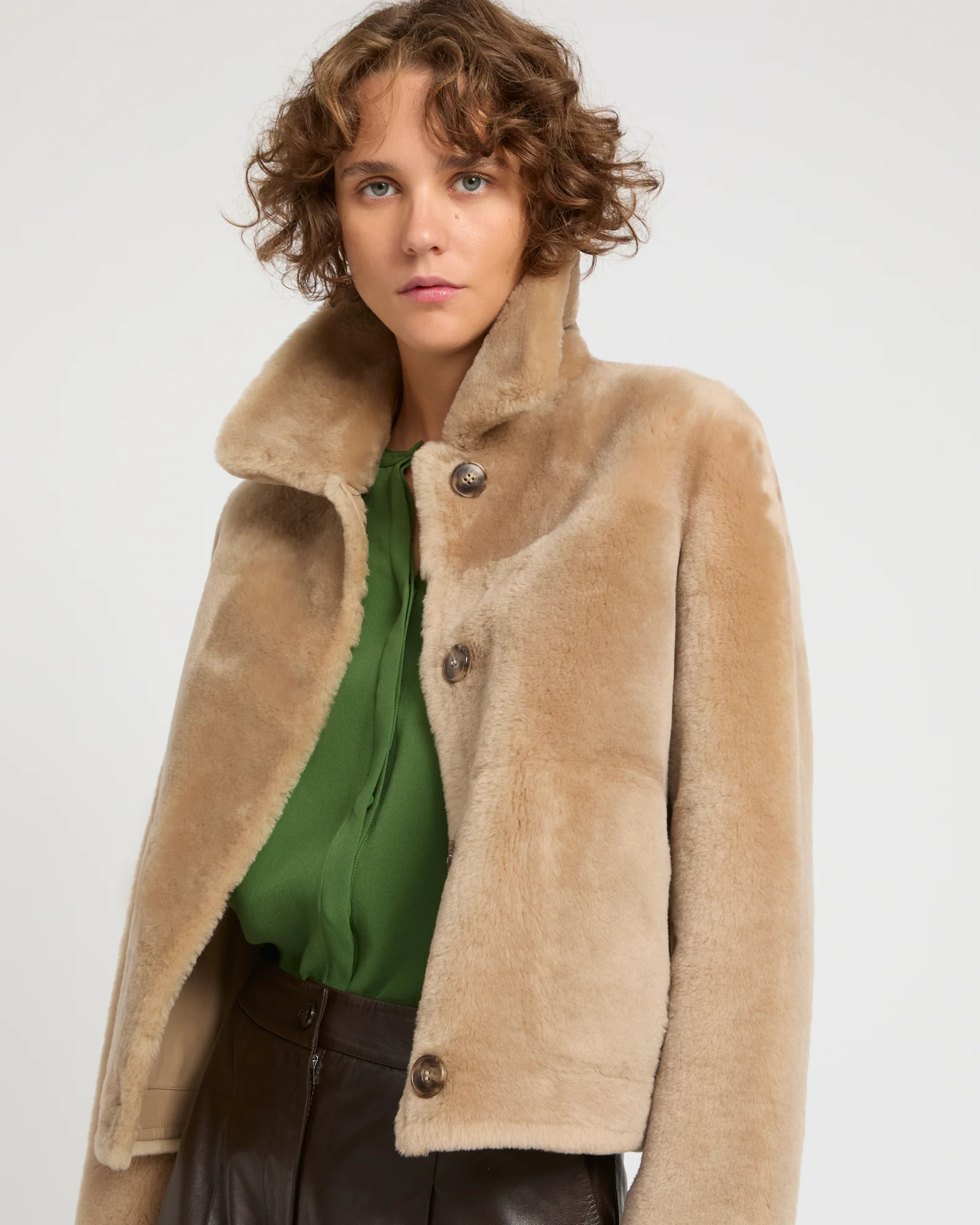 Veste courte en agneau mérinos - Image 3