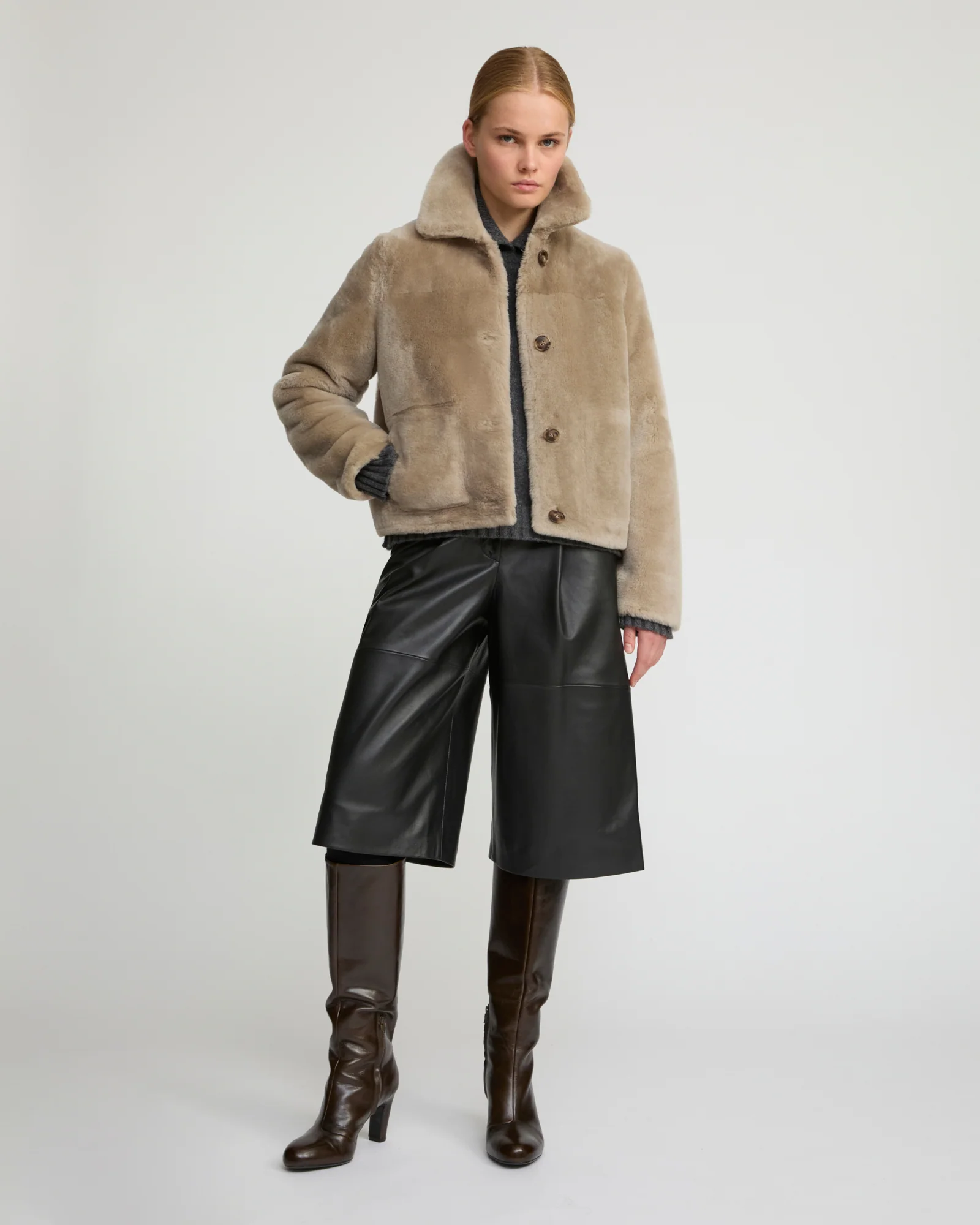 Veste courte en agneau mérinos - Image 3