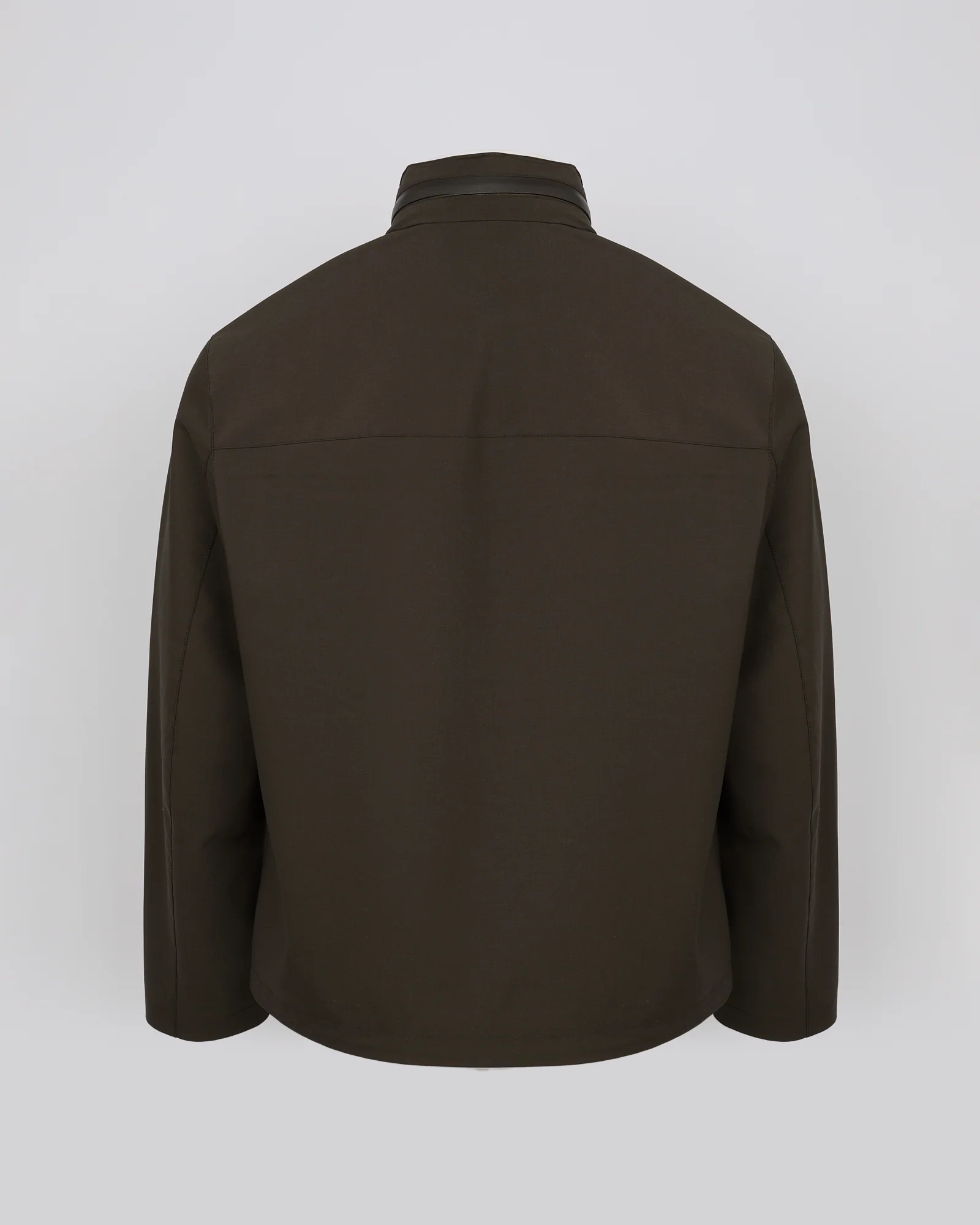 Veste imperméable en jersey avec détails en cuir et capuche - Image 6